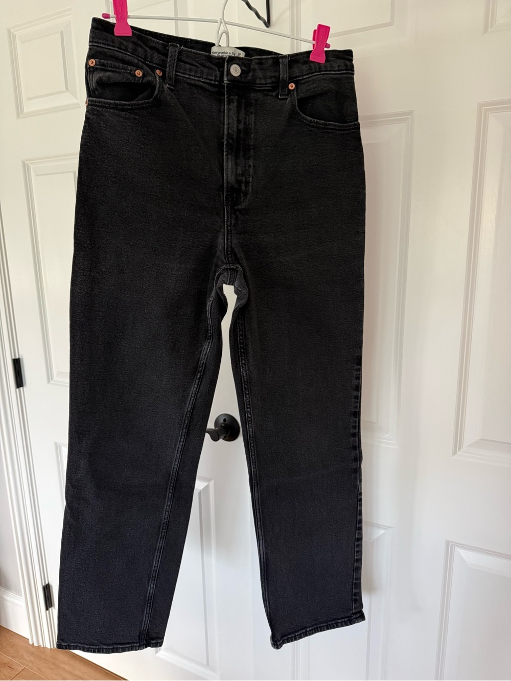 A&F Women’s Black Straight-Leg Jeans